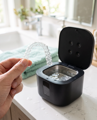 The same retainer crystal clear after one cycle